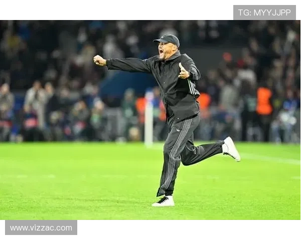 药厂死忠球迷面对面激励球队迎战拜仁